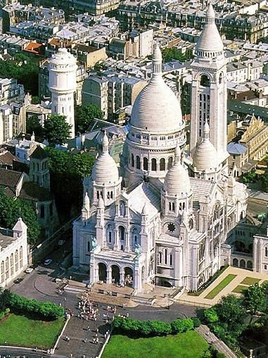 The Basilica of Sacre Coeur, in Montmartre, Paris