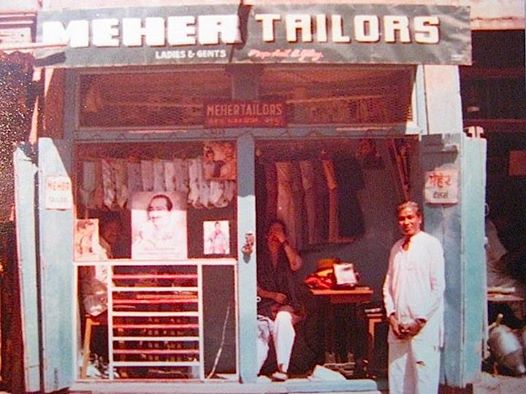 1977 : Meher Tailors, owned by Anil Gitay and by his father before him, in the Ahmednagar bazaar - Shelly Steiner is inside. Photo taken by Eric Teperman.