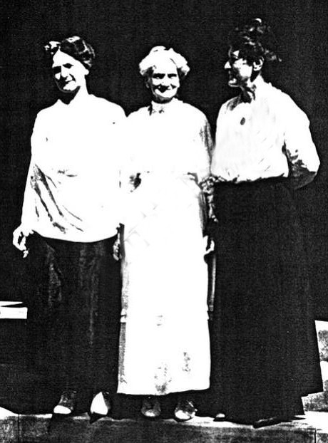 L-R ; Mildred, Zerelda and Florence