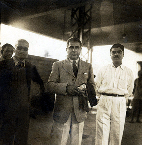 Picture taken by Ivy Duce at the Poona Railway Station on 12 January 1948. Ghani Munsiff (left), Eruch Jessawala (centre) & Adi K. Irani (right). Courtesy of the Jessawala Collection - AMB Archives, Meherabad, India.