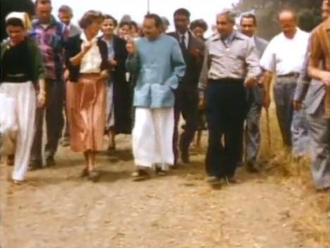 Meher Mount 1956 : Image captured by Anthony Zois from a film by Sufism Reoriented