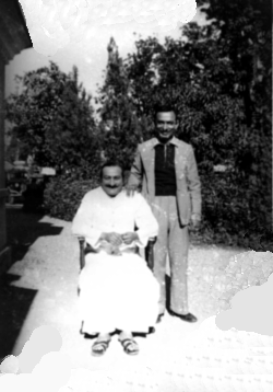 Meher Baba with Keki Nalavala at 36 Lytton Road, Dehra Dun