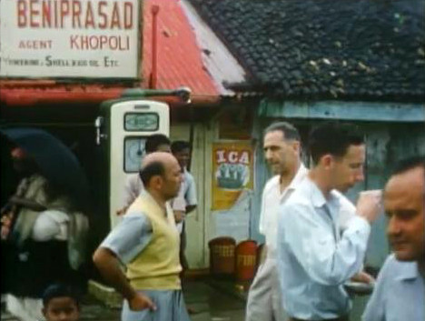 ( l-r ) Dana, Malcolm Schloss, John Ballantyne & Fred Frey at a tea stop in India