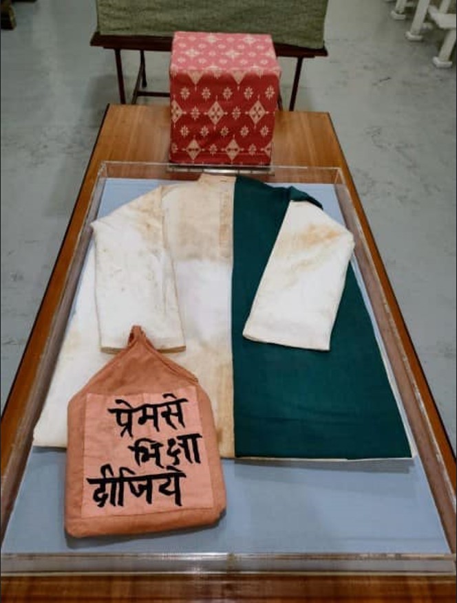 New LIfe clothes and bag worn by Meher Baba. Courtesy of AMB Archives, India.