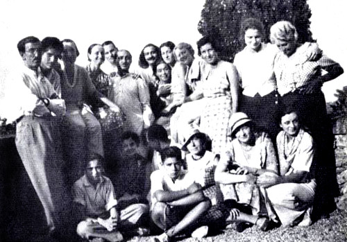Awakener ; Vol.20, No.2 - Portofino 1933 - Herbert standing  ( 5th from left )