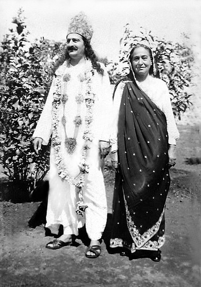 India, Meher Baba & his mother Shireen ; Courtesy of MN Collection