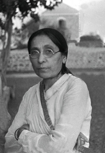 Courtesy of MSI Collection ; Meherabad, late 1930s