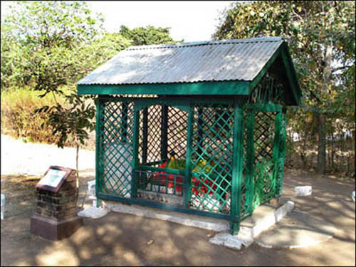 Gilori Shah's Tomb, Meherabad, India.