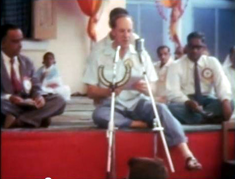 Darwin Shaw reading Meher Baba's message