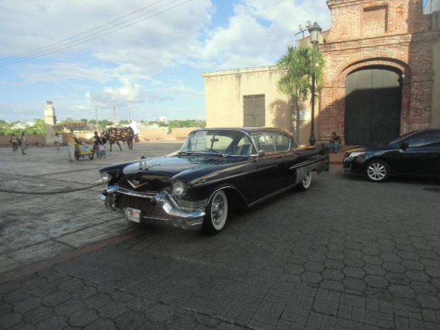 Tiens, un Cadillac de 1957, on se croirait à Cuba, non ?