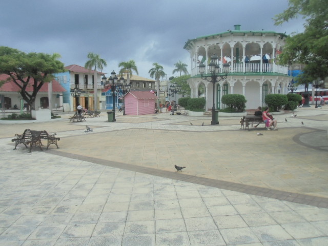 Le Parque Central, la place de Puerto Plata adjacente à la cathédrale
