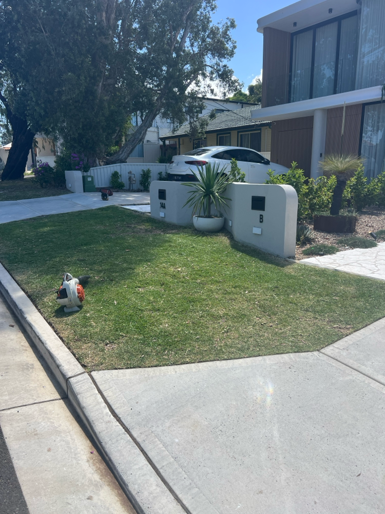 Greenacre job nine clean cut with straight line 