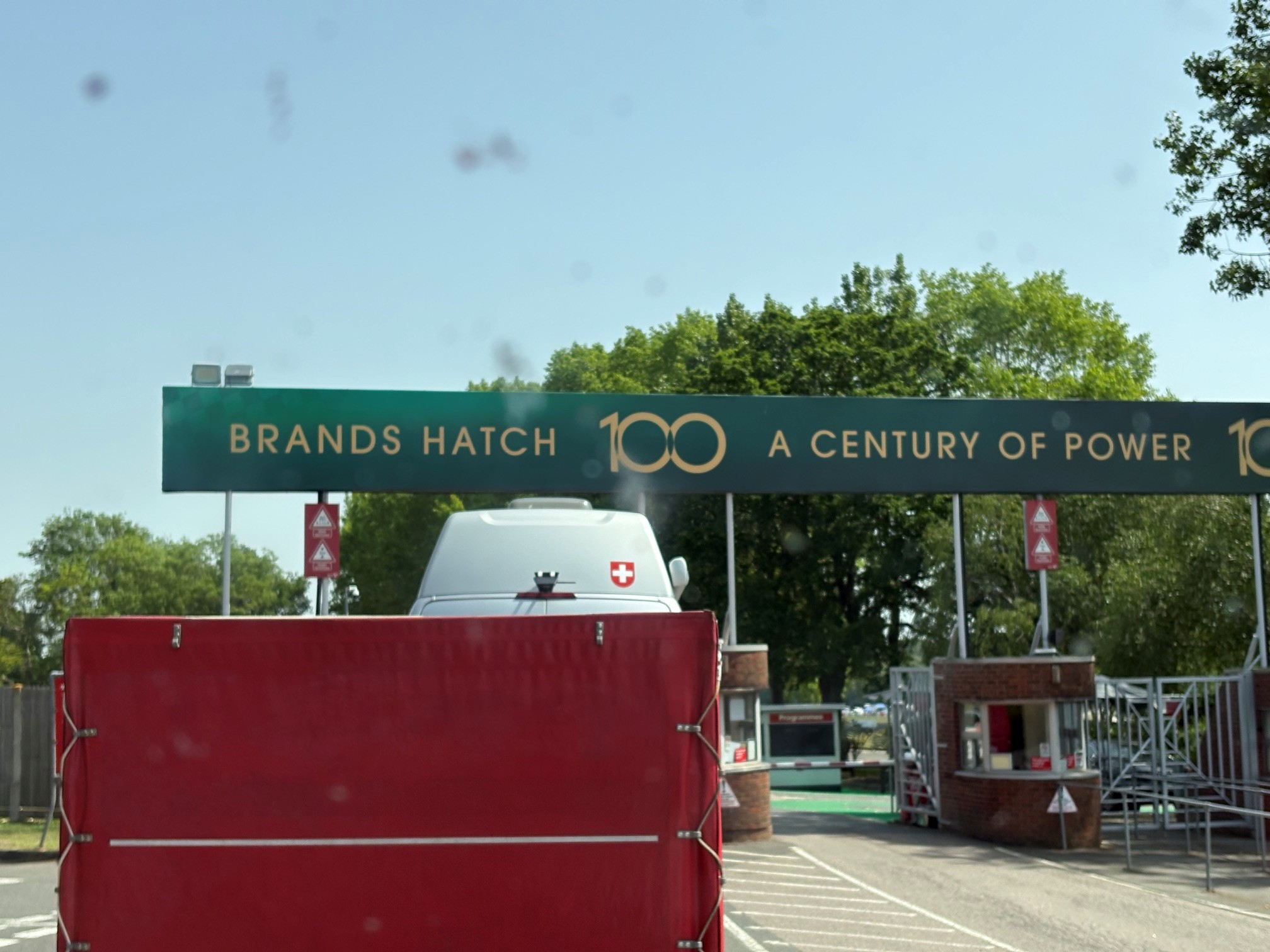 Einfahrt Brands Hatch