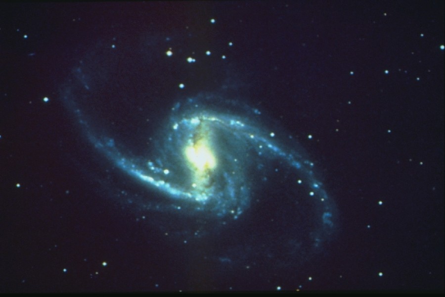 Galassia spiralizzata con ali