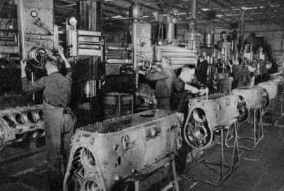 Una delle Fabbriche di produzione dei motori aeronautici spostata tra l'autunno del 1943 e la primavera del 1944 nelle gallerie della Gardesana Occidentale