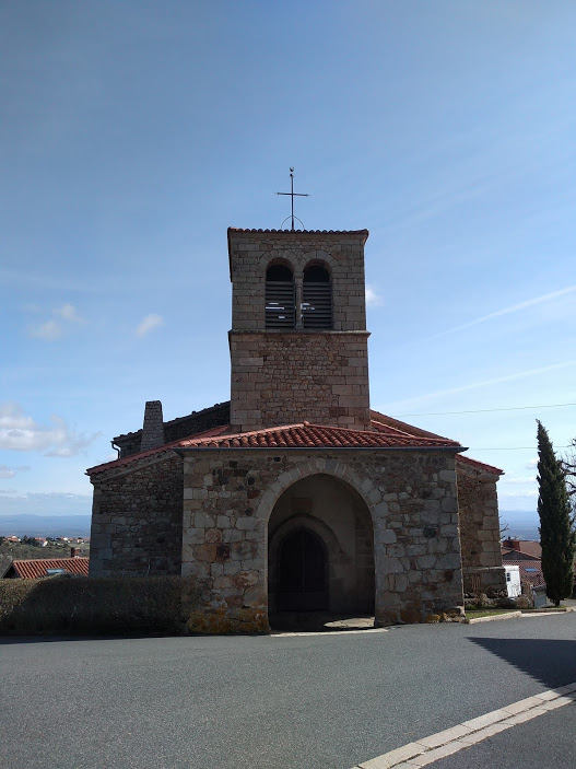L'église d'Essertines en Chatelneuf