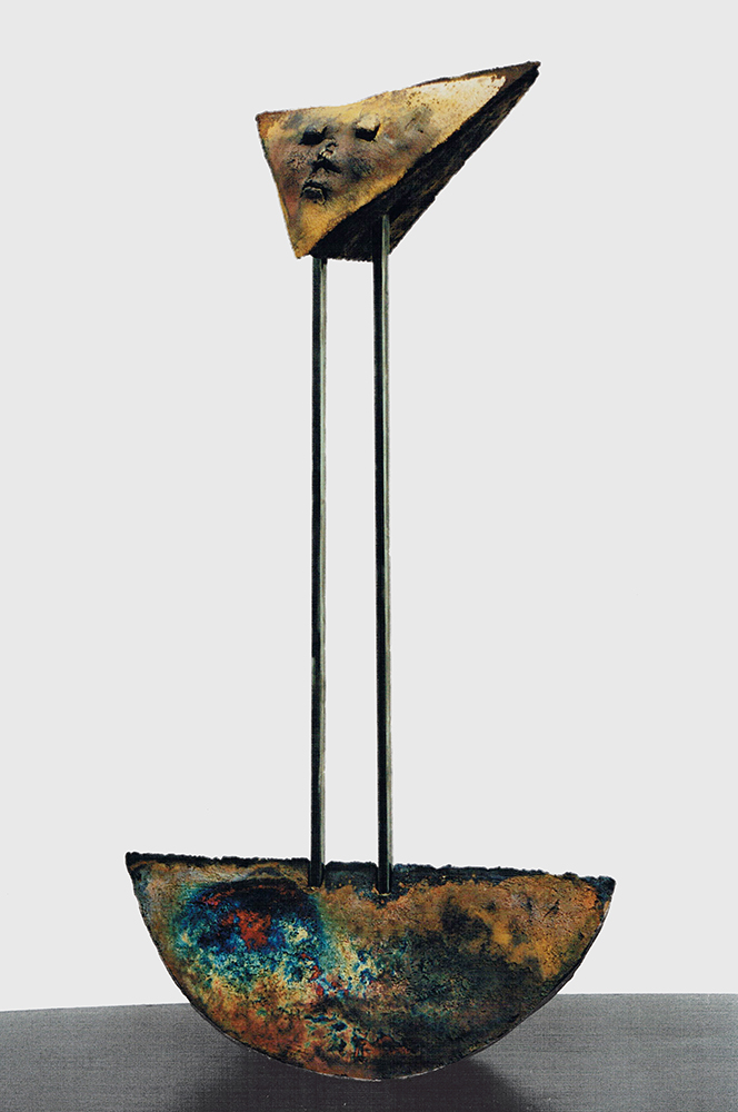 Mondin, 1995, Ton, Raku, Stahl, 109 x 61 x 18 cm