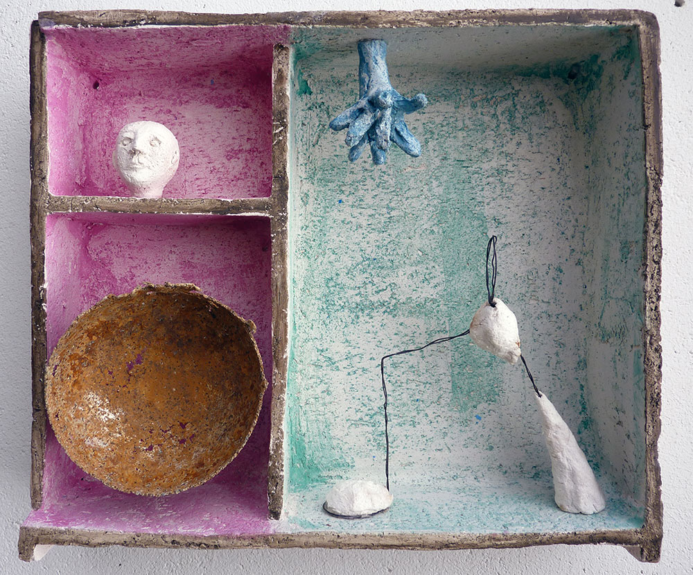 Islandbox (5), 2014, Ton, diverse Materialien, 27 x 30 x 7 cm