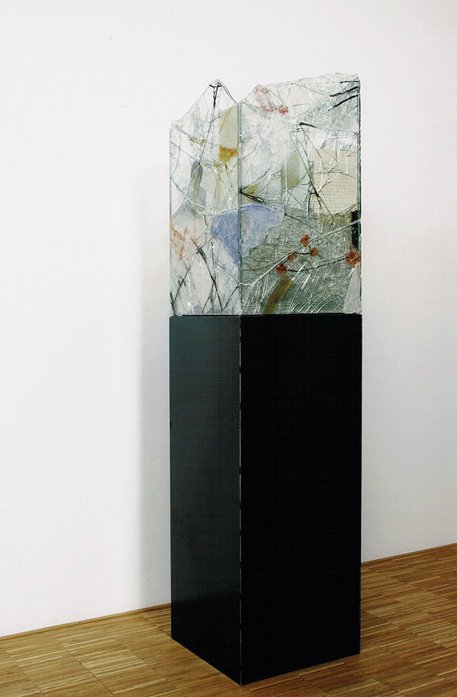 Briefe, 2011, (1943 - 48), Mischtechnik auf Glas, Stahl, 170 x 40 x 40 cm
