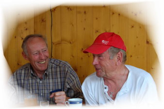 Gemütliches Beisammensein im Pavillon...