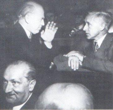 Una delle rare foto in cui Martin Heidegger e Ernst Jünger compaiono insieme
