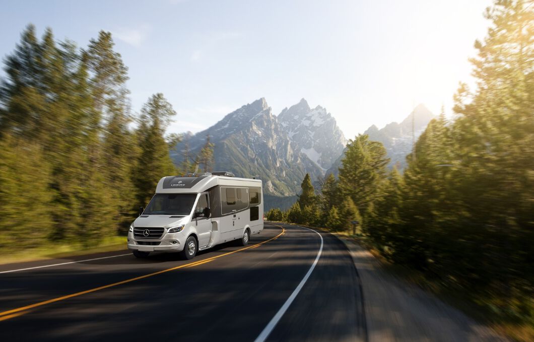 Fraserway B Class Wohnmobil in den Rockies