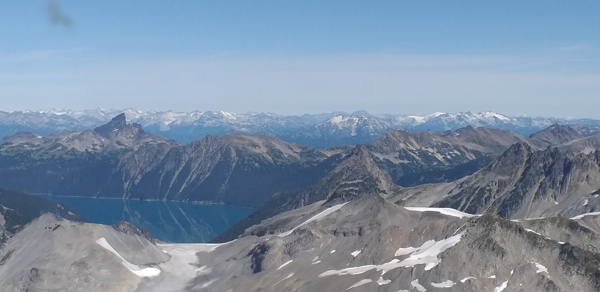 Aussichten auf die Bergwelten der Coast Mountain