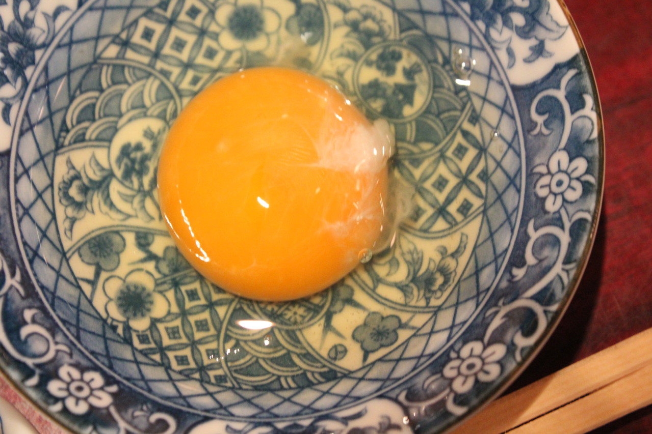鮨 美浜　天然ふぐ料理セット　鍋に卵をかけて