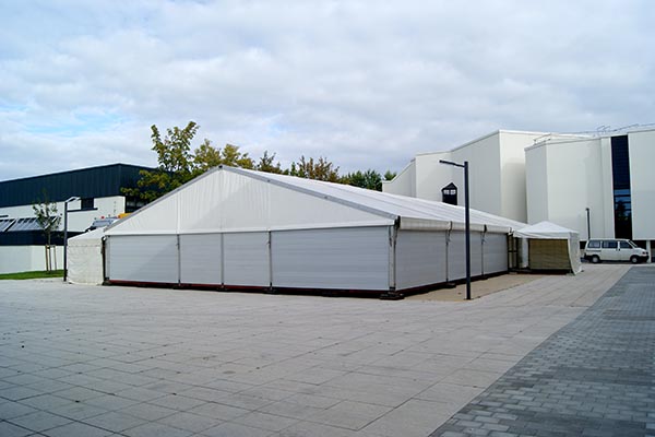 Lagerhalle zür Überbrückung