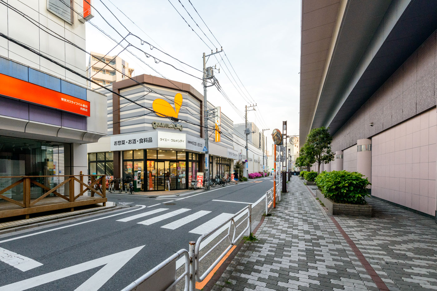 「東向島」駅２（ダイエーグルメシティ）