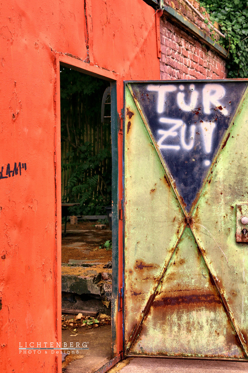 Tür schließen | Close the door