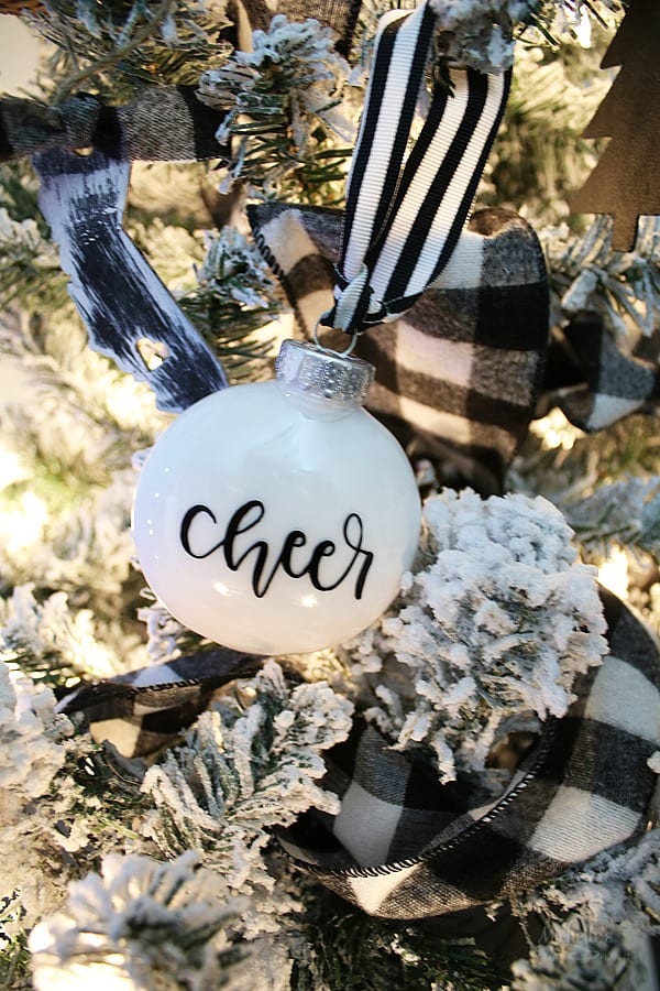 Weihnachtskugeln persönlich gestalten