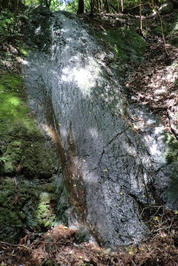 一枚岩の滝