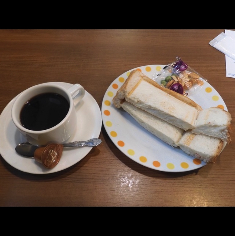 １日中モーニングの店リヨン