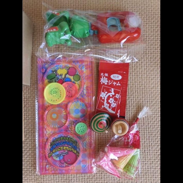駄菓子屋で買った商品