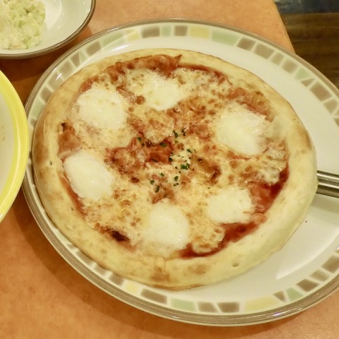 バッファローモツァレラのマルゲリータ