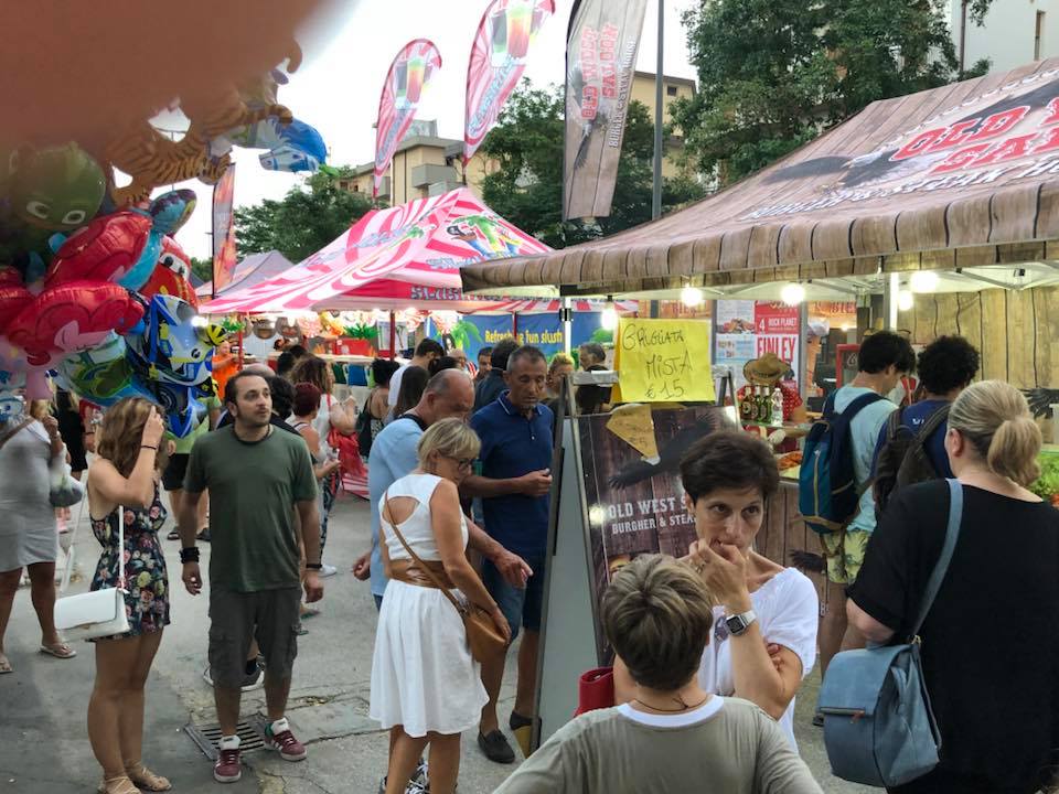 STREET FOOD