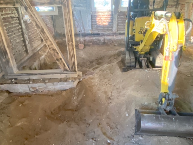 Super Fortschritt dank Bagger im Haus / superb progress thanks to excavator