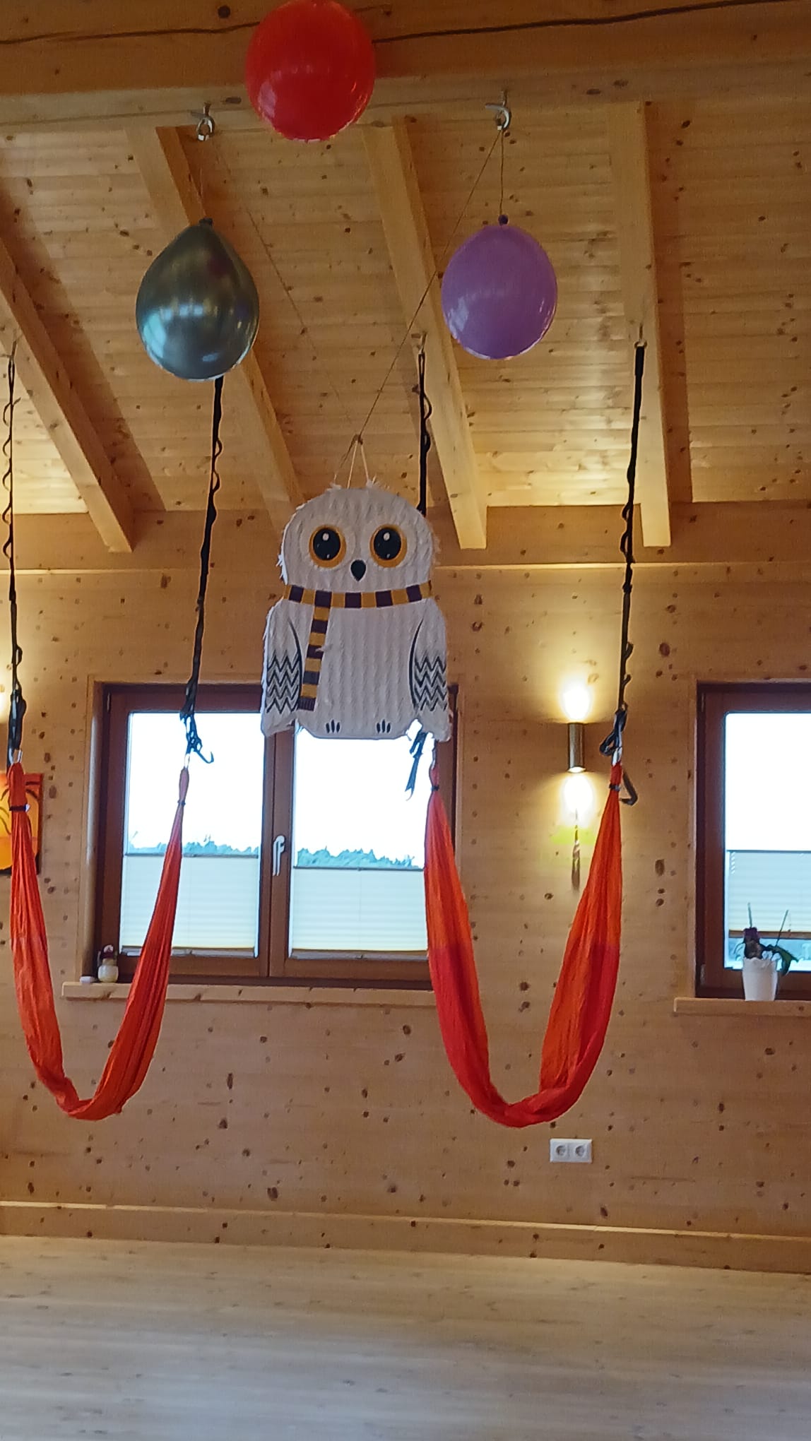 PINATA im YOGARAUM