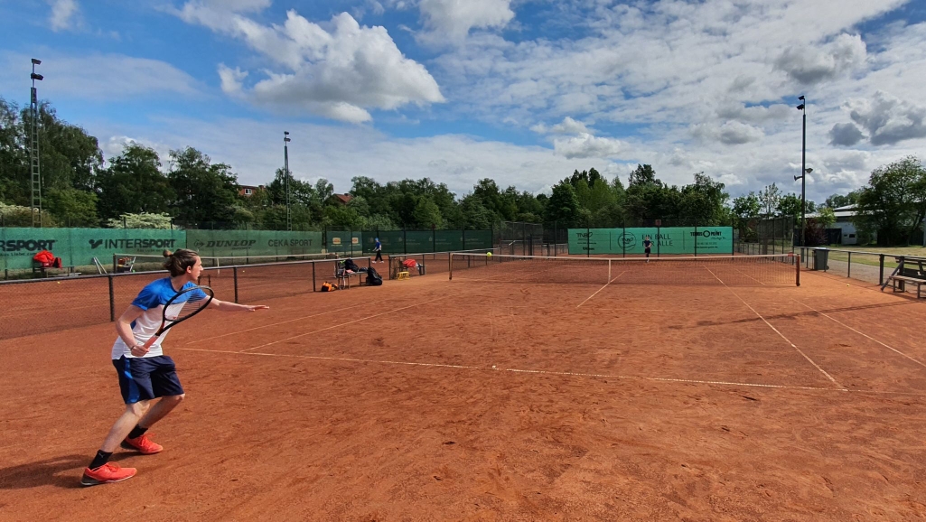 Tennisschule Raffael van Deest Erwachsenen-Training Einzel- und Gruppentraining