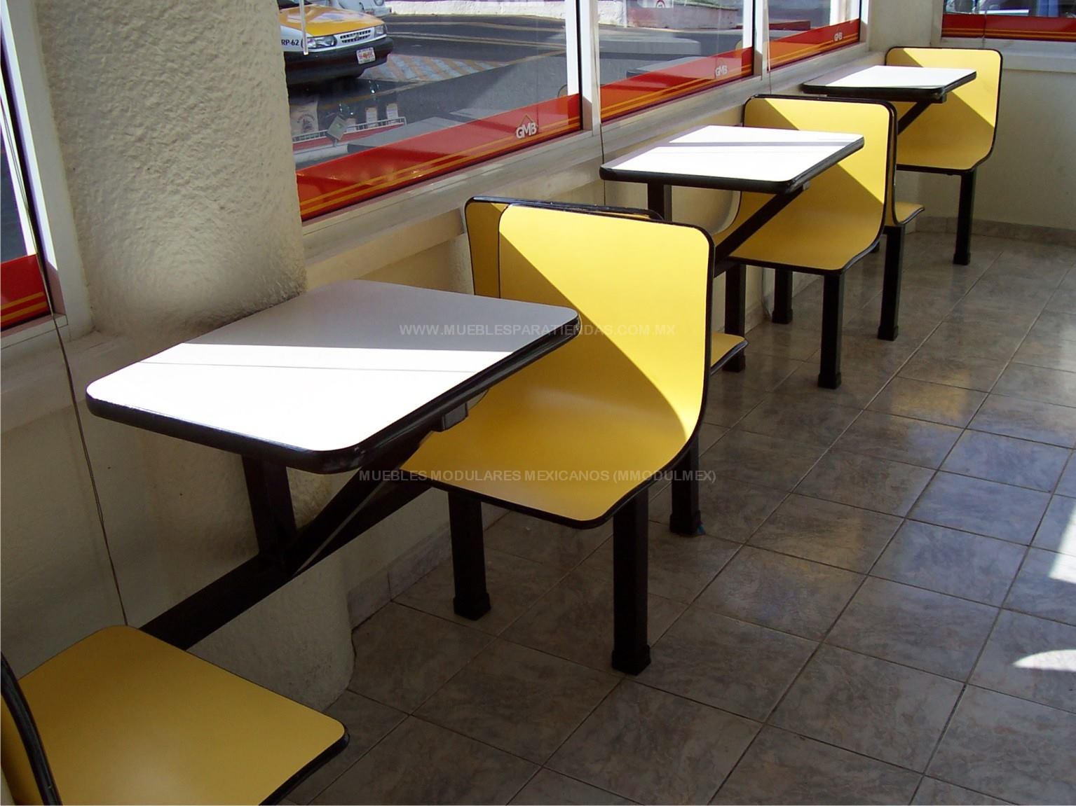 Muebles de tiendas, mostradores, vitrinas, anaqueles y estantes para