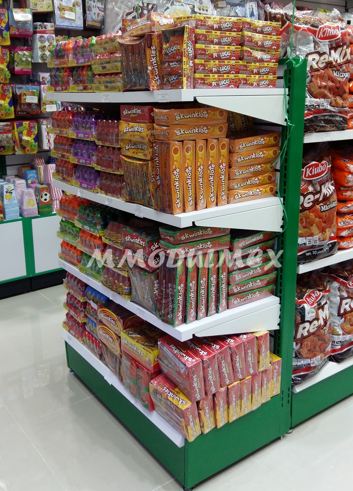 Muebles de tiendas, mostradores, vitrinas, anaqueles y estantes para