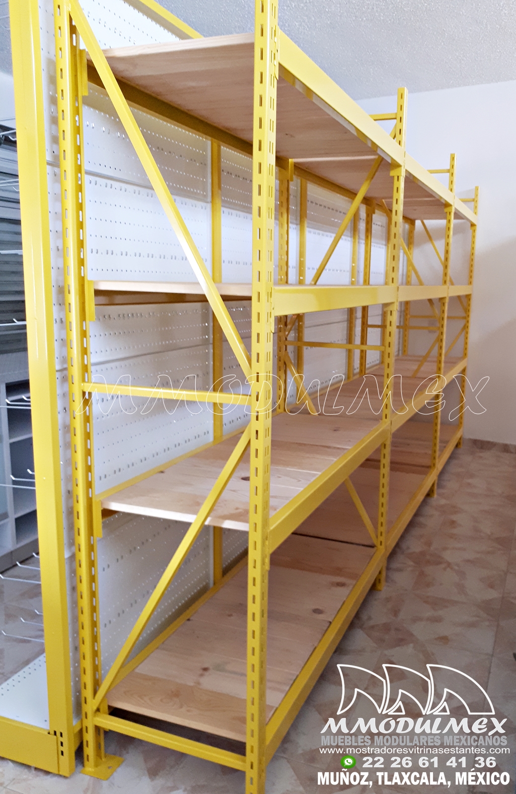 Muebles, mostradores, góndolas, exhibidores y vitrinas para ferreterias