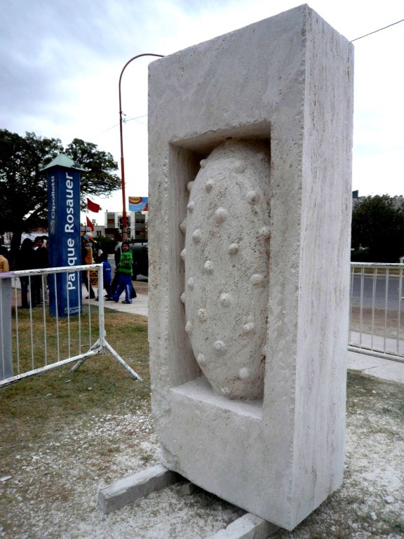 perla ingabbiata, ciudad di cipolleti, Argetina cm 240 x 60 x 120