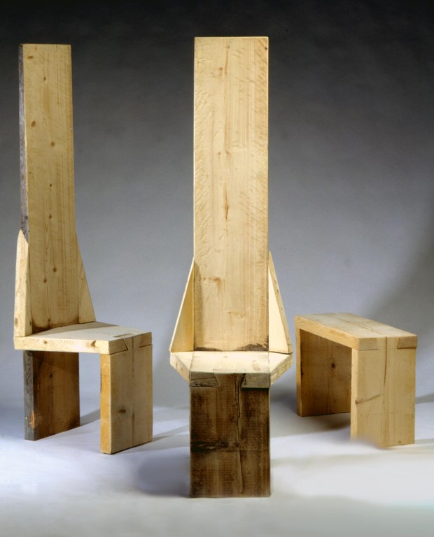 troni. legno