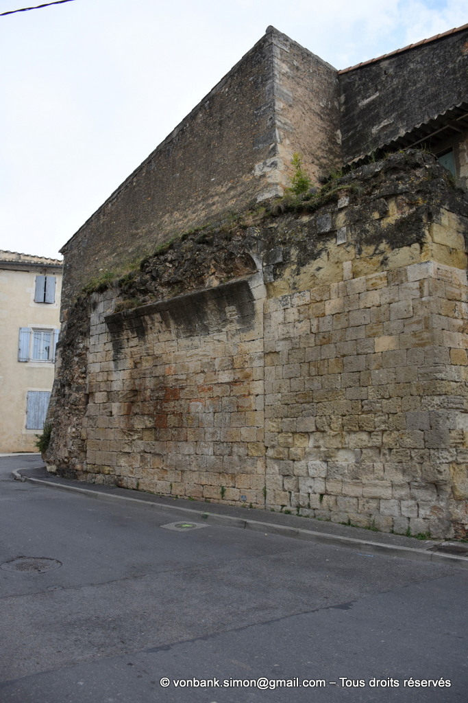 13 - Saint-Gilles : Vestiges de la Porte de la Blanque (XII° siècle)