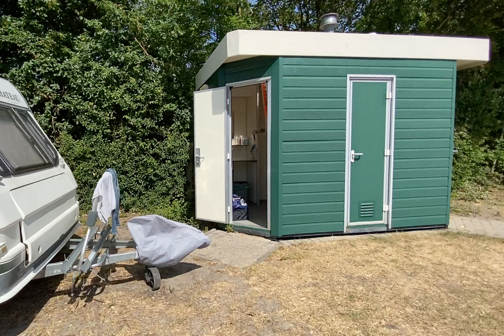 Stellplatz mit Privatsanitär