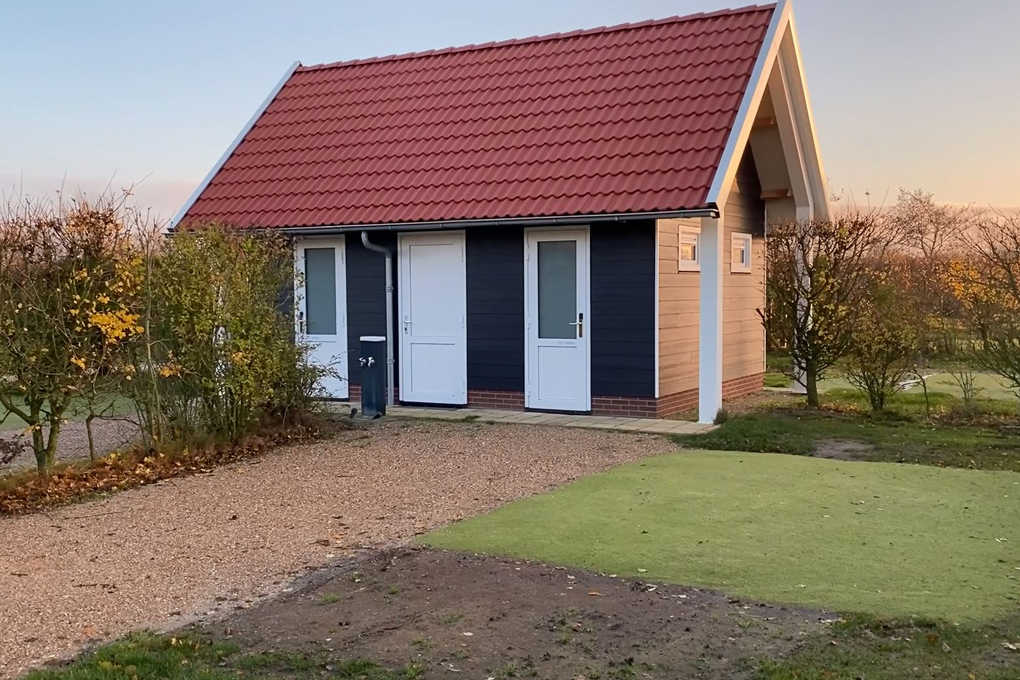 Stellplatz „Komfort Deluxe“ mit Privatsanitär 