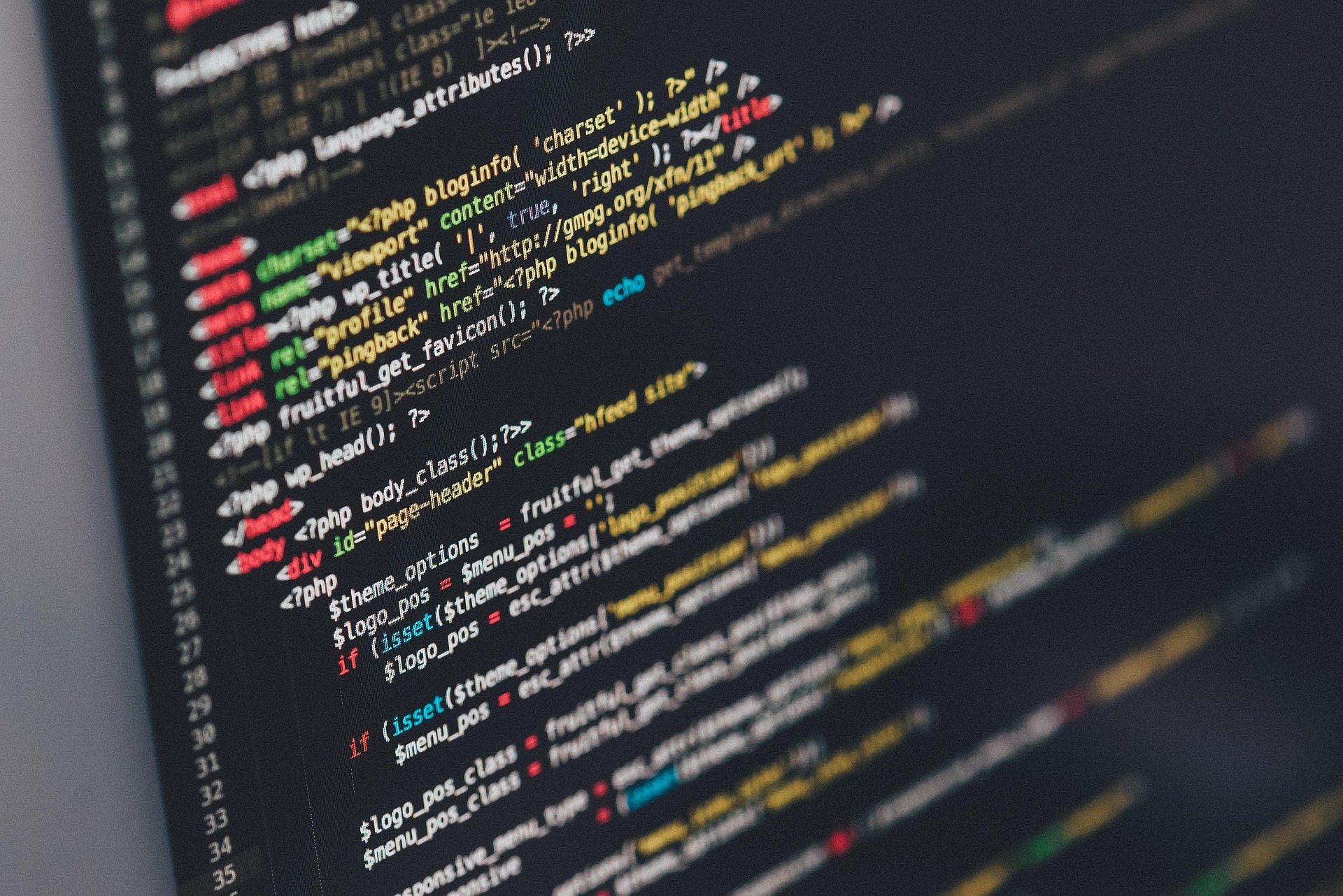 Cyber-Risiken: Gefahr lauert nicht nur im Netz