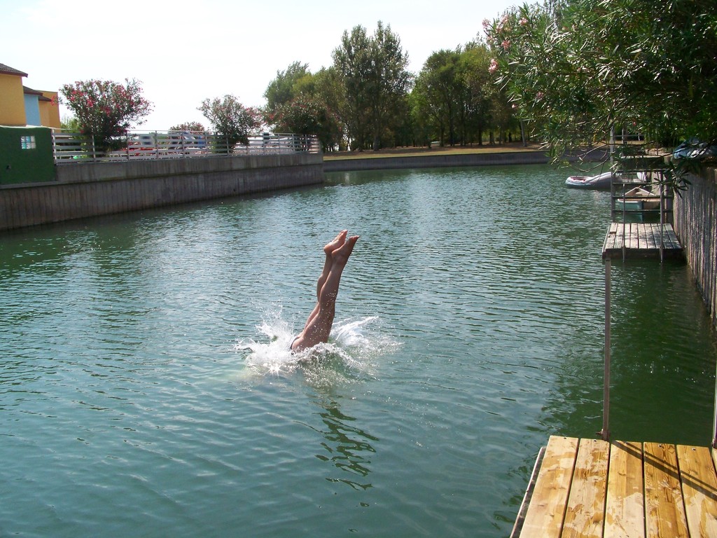 Fjord, ideal zum Schwimmen, SUP-Board u.v.m. - Villa Fashion - Ferienhaus Albarella mit Pool 